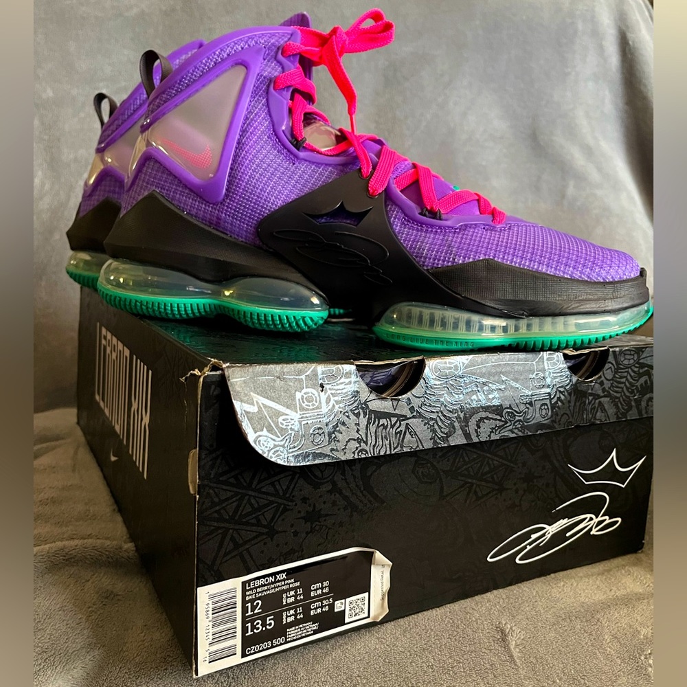 Nike LeBron 19 XIX